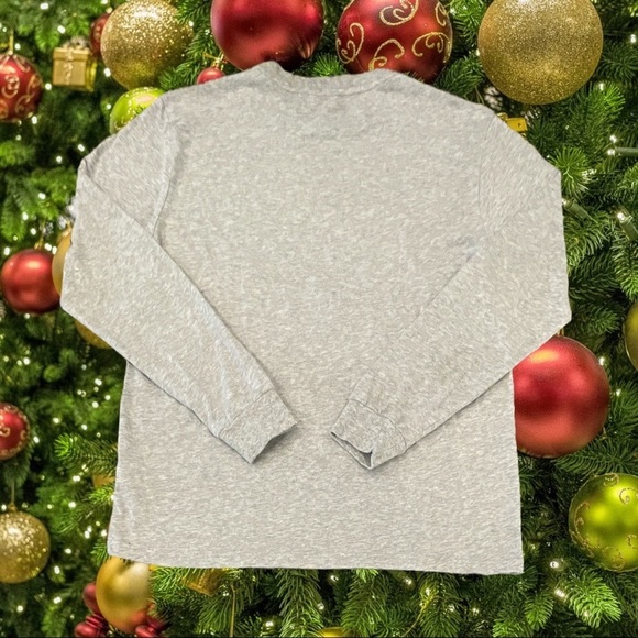 Holiday Time Size M Gray Long Sleeve Tee with Appliqué Penguin & Tree - Picture 2 of 4